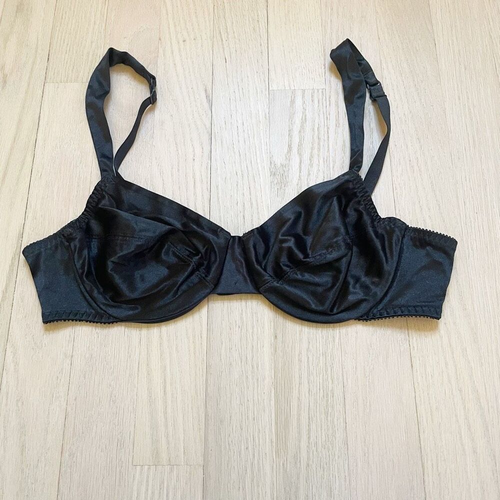 BUY 1 GET 1 FREE Delicates 36B unlined smoothing supportive lightweight style 70